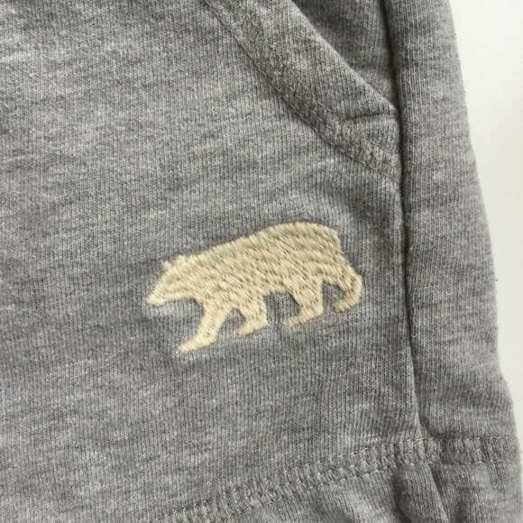 *SOLD* Little Blue House by Hatley Kids Heritage Shorts | Grey | Size 4 - Picture 4 of 7